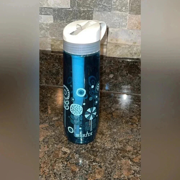 BRITA 23.7 Ounce Hard Sided Water Blue Bottle - Picture 1 of 3